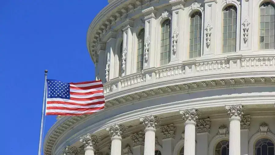 Администрация Трампа запретила сотрудникам участвовать в ставках на Polymarket