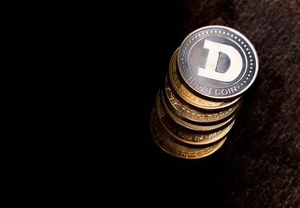 Аналитик прогнозирует рост Dogecoin до $2 после фазы накопления