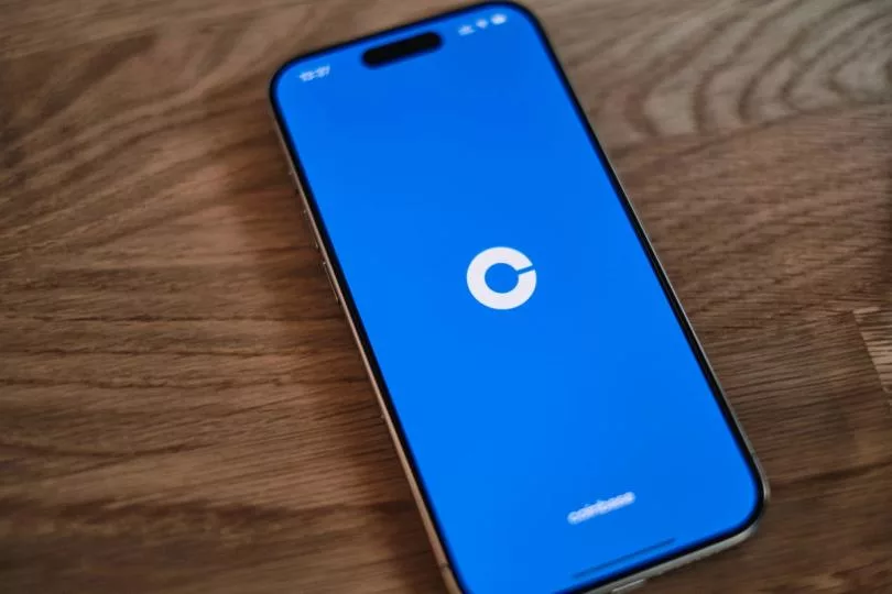 Coinbase запускает кредитный фонд на стейблкоинах с токенизированными акциями