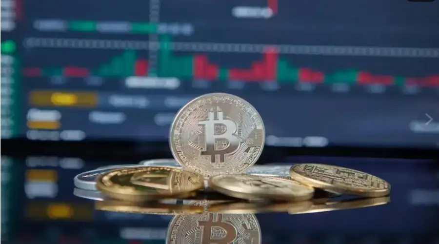 Биткоин на пороге $83 000: что ждать российским майнерам