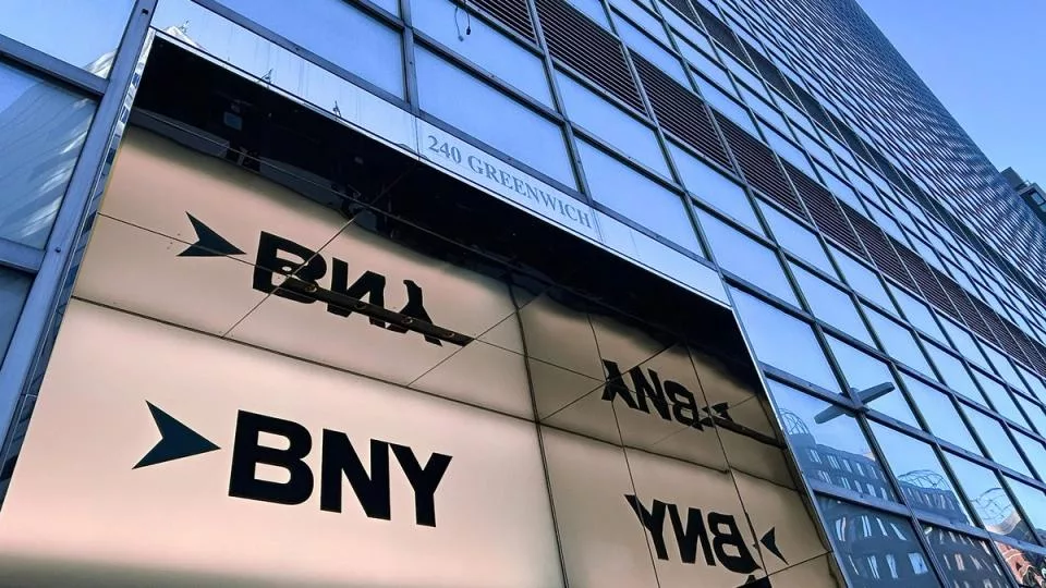 BNY запускает криптосервисы в Абу-Даби: что это значит для рынка