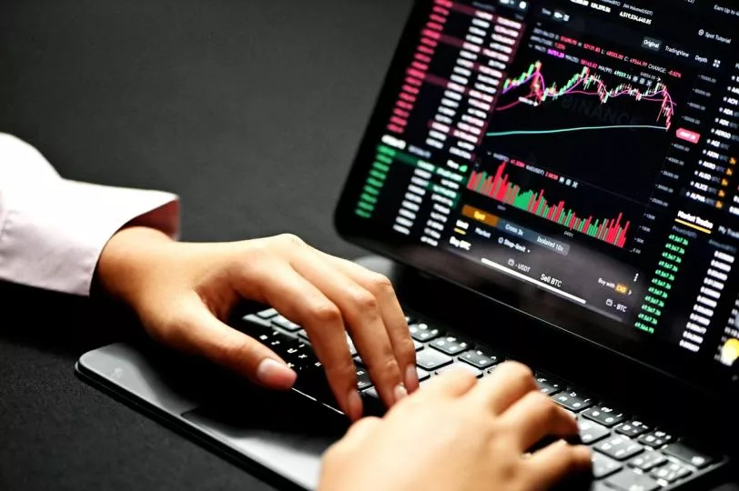 1,3 млрд взрослых без банков: Binance заявляет, что криптобиржи заменяют им банкинг