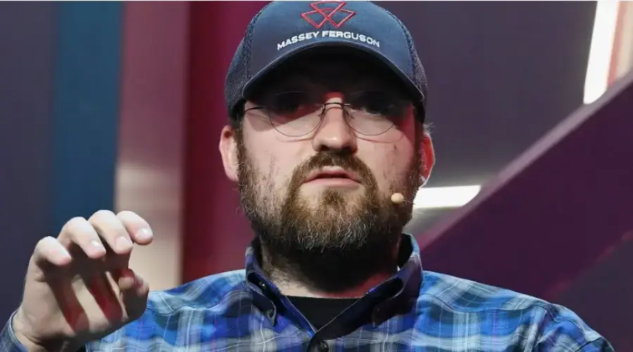 Квантовая угроза биткоину: Хоскинсон предложил защиту для Cardano