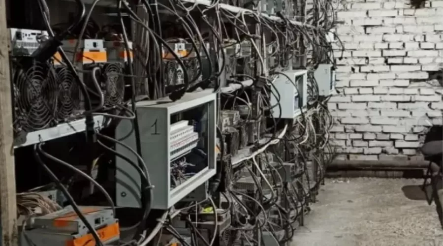 Пожар в Иланском раскрыл тайную майнинг-ферму на 2 млн рублей